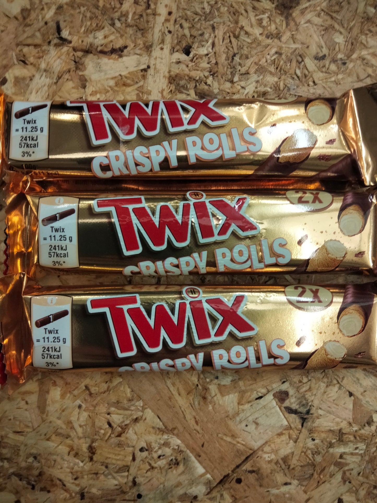 3 x Twix crispy rolls 22.5g