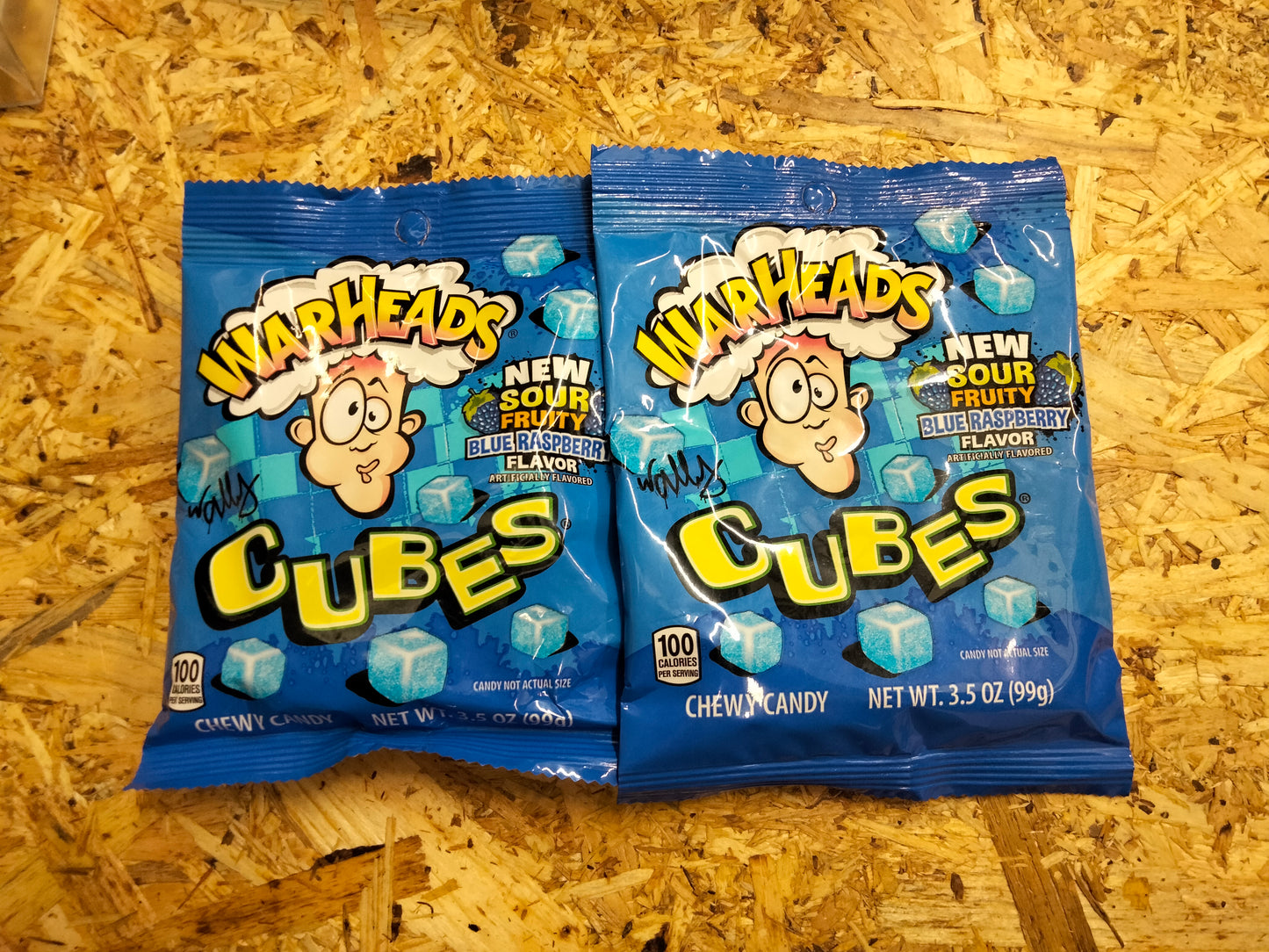 2 x Warheads cubes raspberry flavour 98g