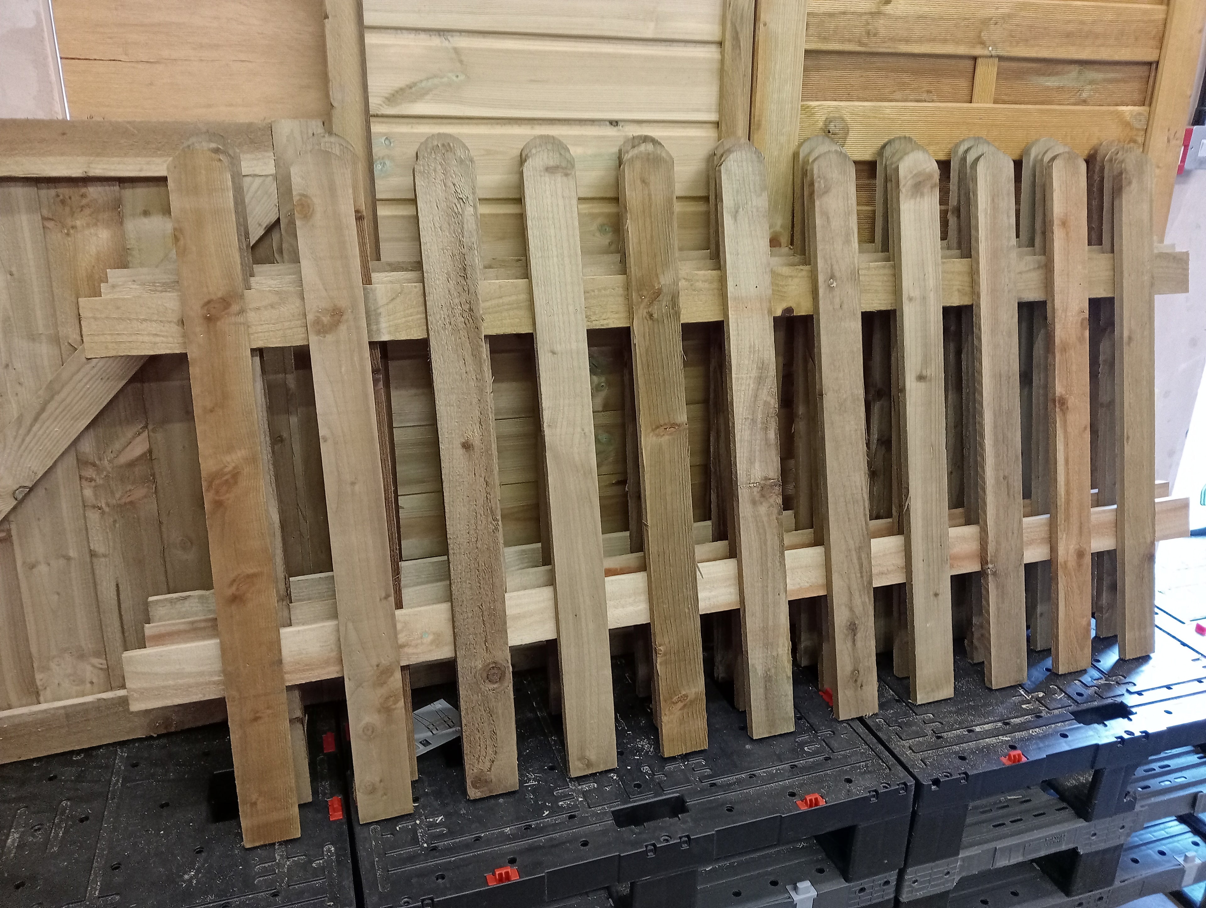 180cm X 90cm picket fence panel