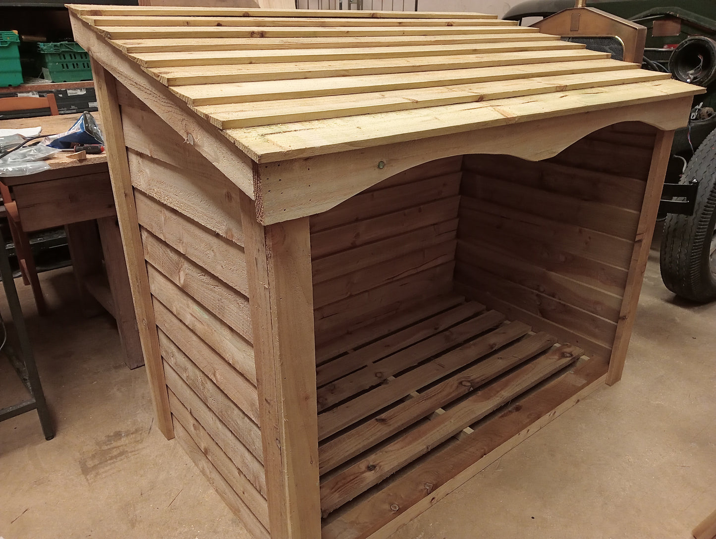 Super heavy duty Log store