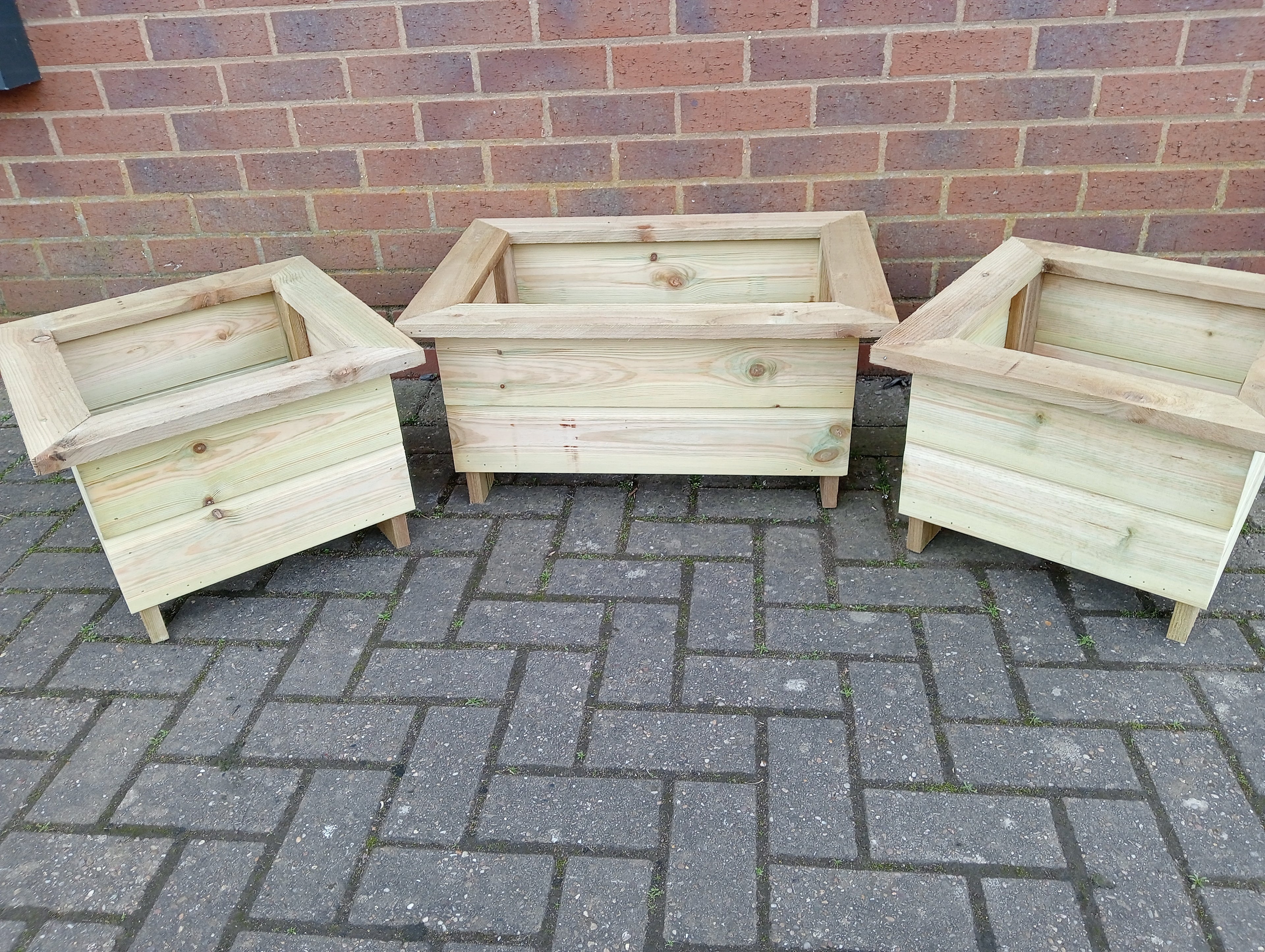Planter tro 30cm tall