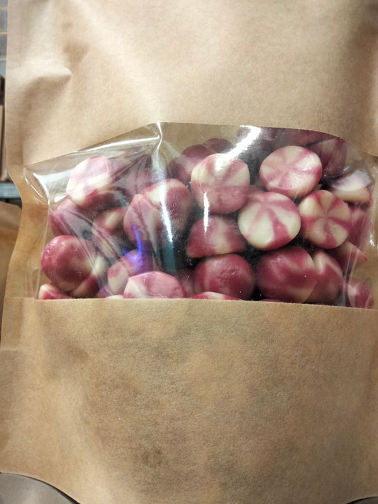 Bulk bag of Strawberry Twist Kisses 750g