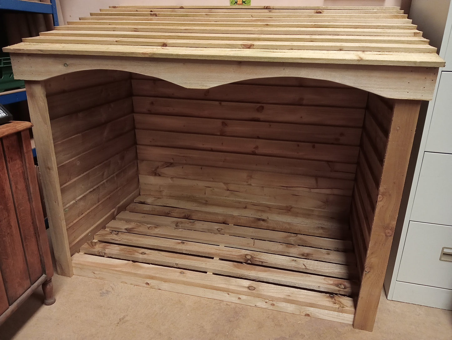 Super heavy duty Log store