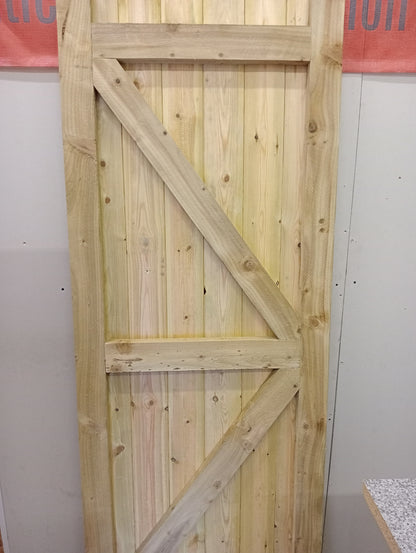 Heavy duty tongue and groove gate